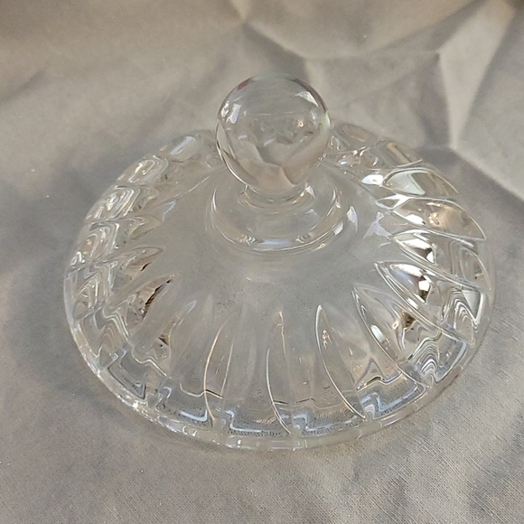 VINTAGE Faceted Clear Glass Candy or Trinket Dish with Lid - Picture 6 of 8
